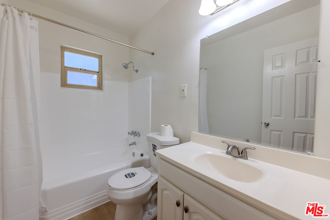 233 E Alameda Ave Unit: A
