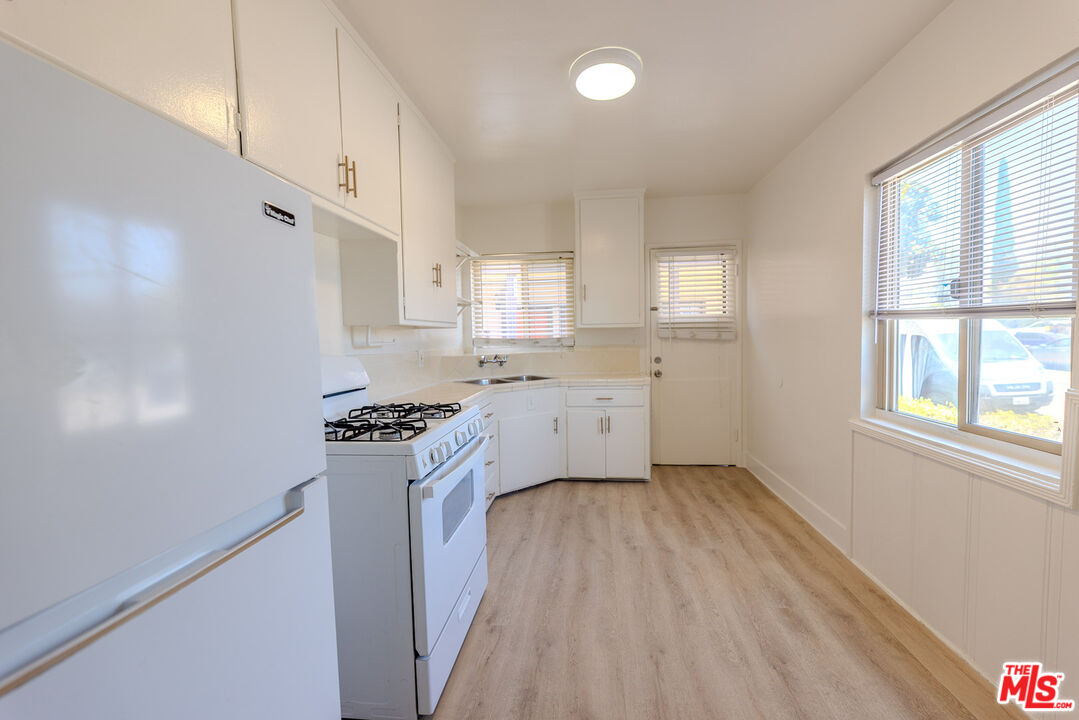 233 E Alameda Ave Unit: A