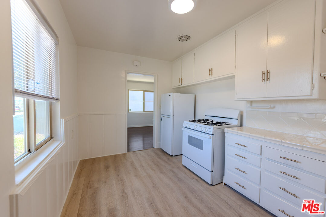 233 E Alameda Ave Unit: A