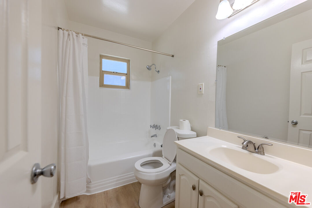 233 E Alameda Ave Unit: A
