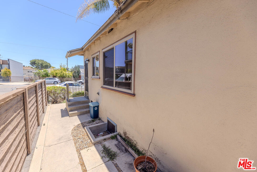 233 E Alameda Ave Unit: A
