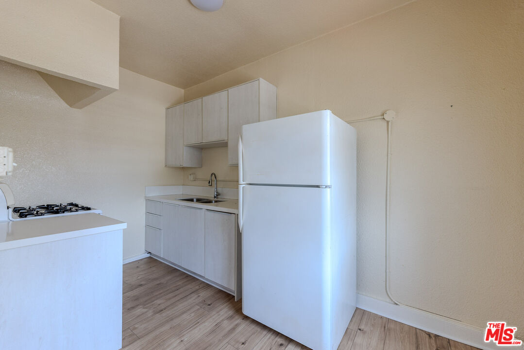 661 Shatto Pl Unit: 301