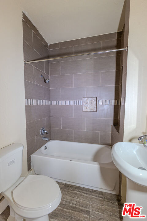 661 Shatto Pl Unit: 301