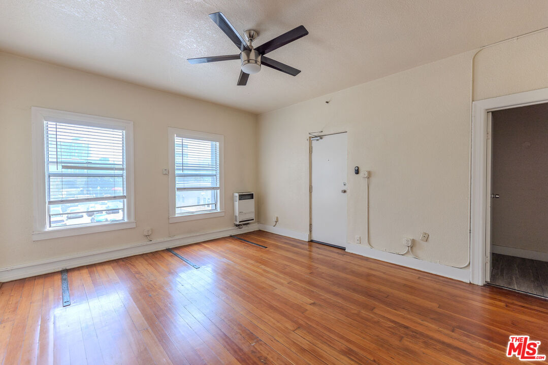 661 Shatto Pl Unit: 301