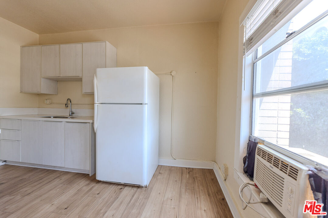 661 Shatto Pl Unit: 301