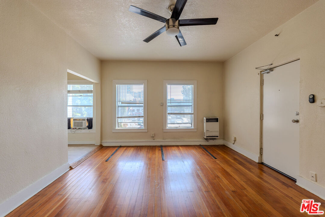 661 Shatto Pl Unit: 301