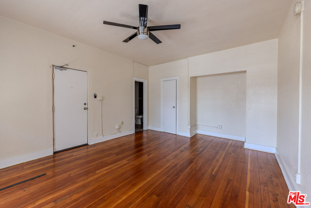 661 Shatto Pl Unit: 301