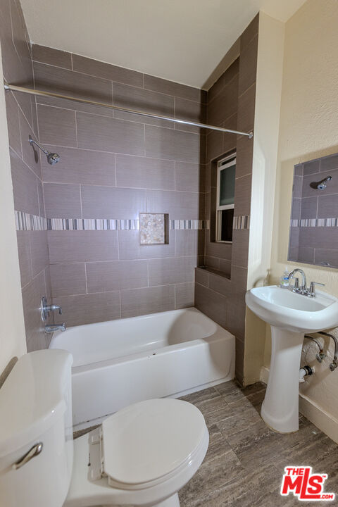 661 Shatto Pl Unit: 301