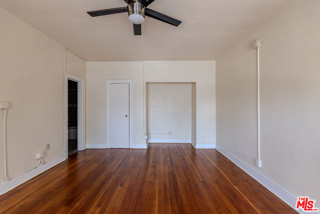 661 Shatto Pl Unit: 301