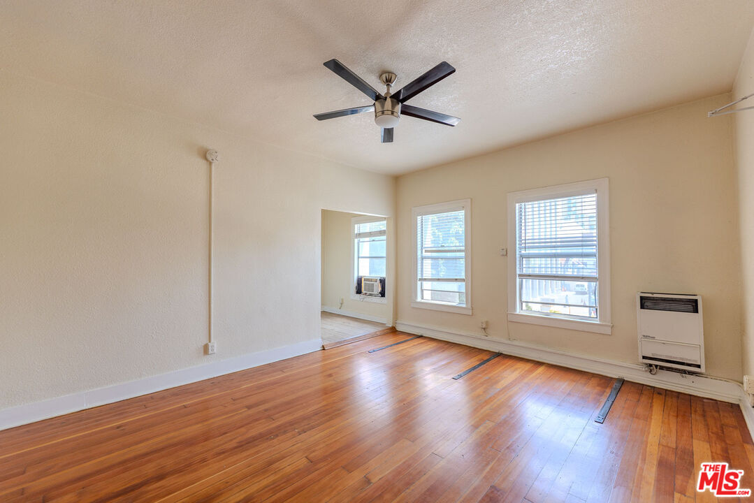 661 Shatto Pl Unit: 301