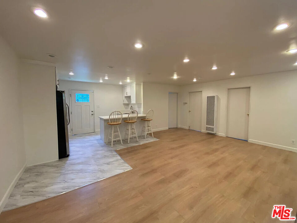 837 Sunset Ave