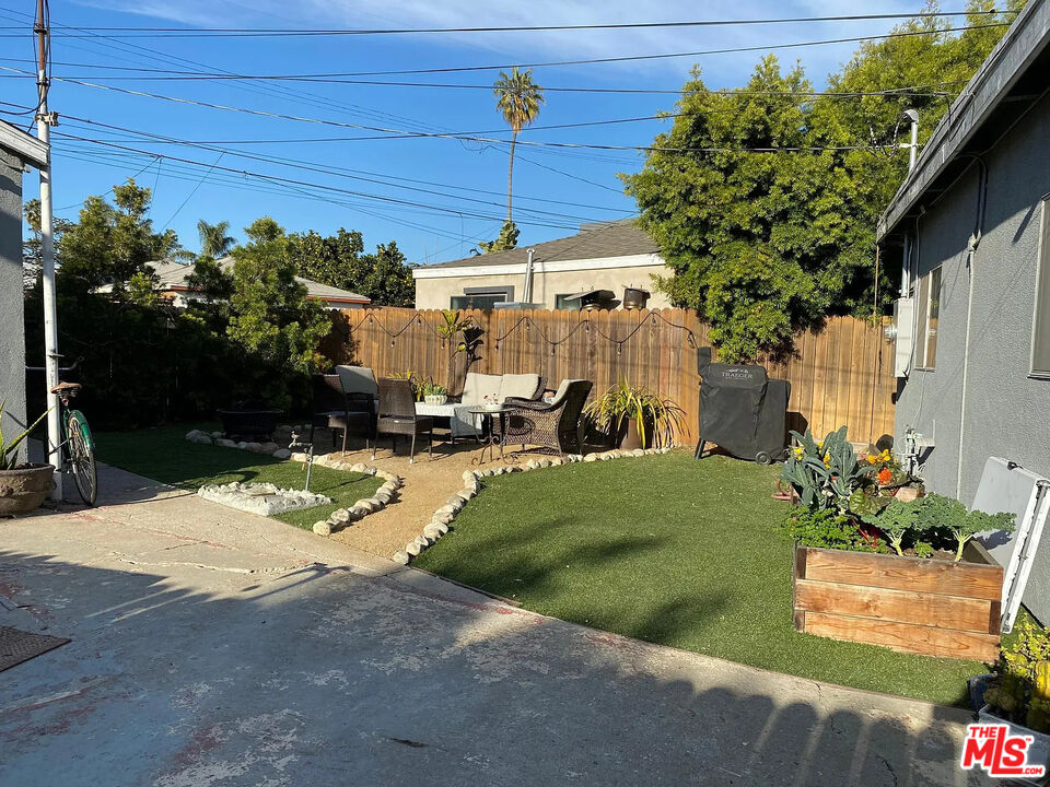 837 Sunset Ave