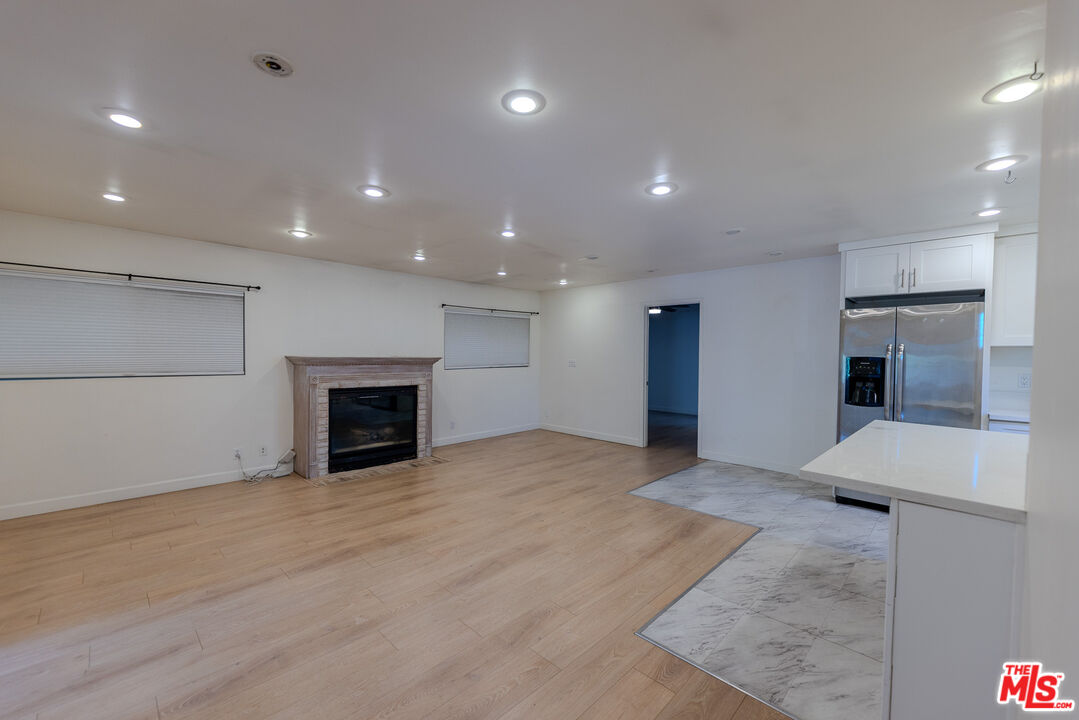837 Sunset Ave