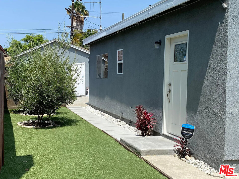 837 Sunset Ave