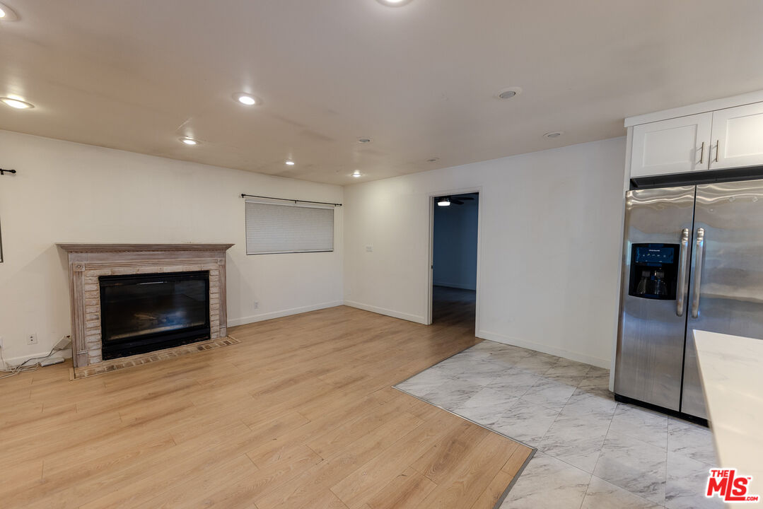 837 Sunset Ave