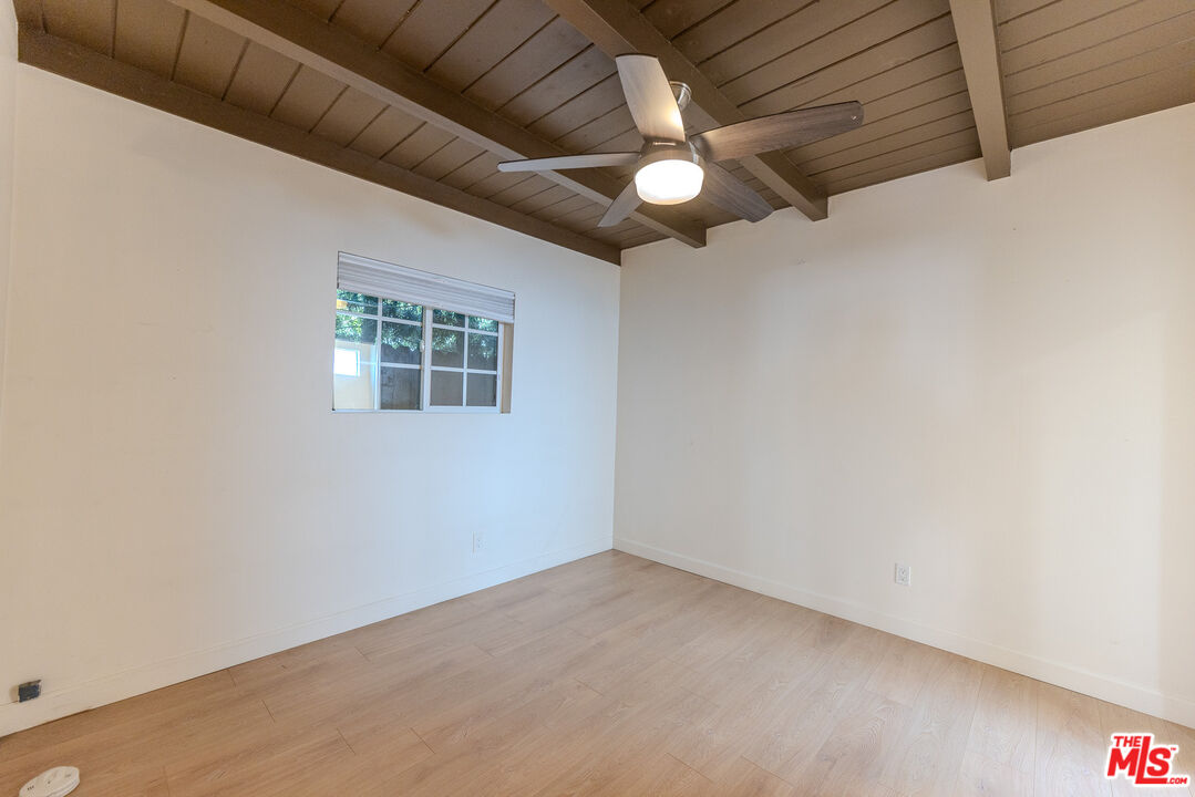837 Sunset Ave