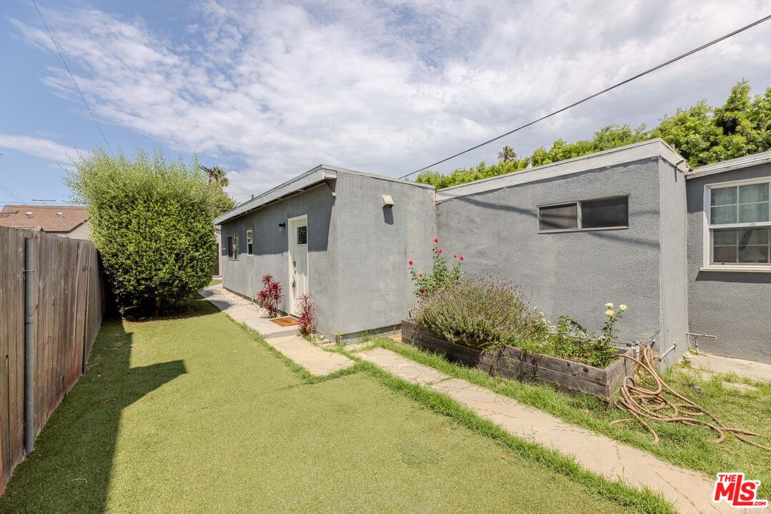 837 Sunset Ave