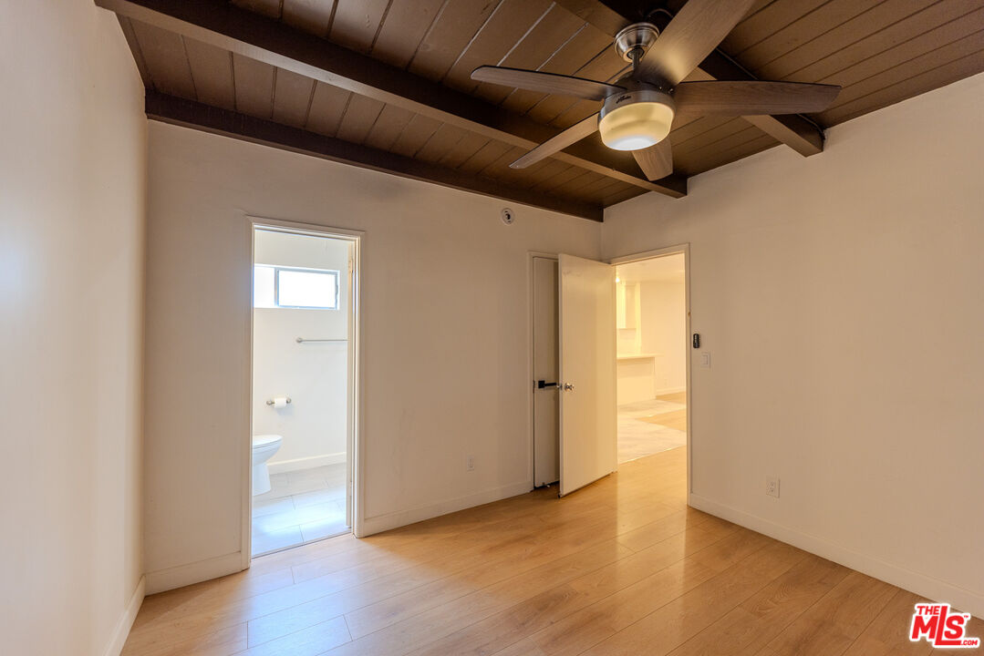 837 Sunset Ave