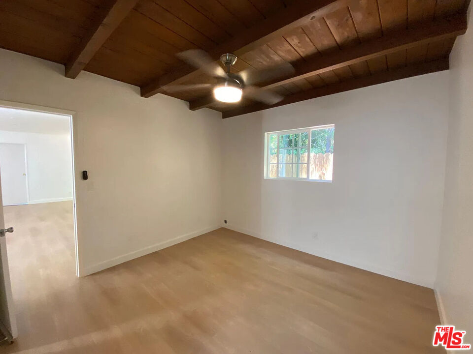 837 Sunset Ave