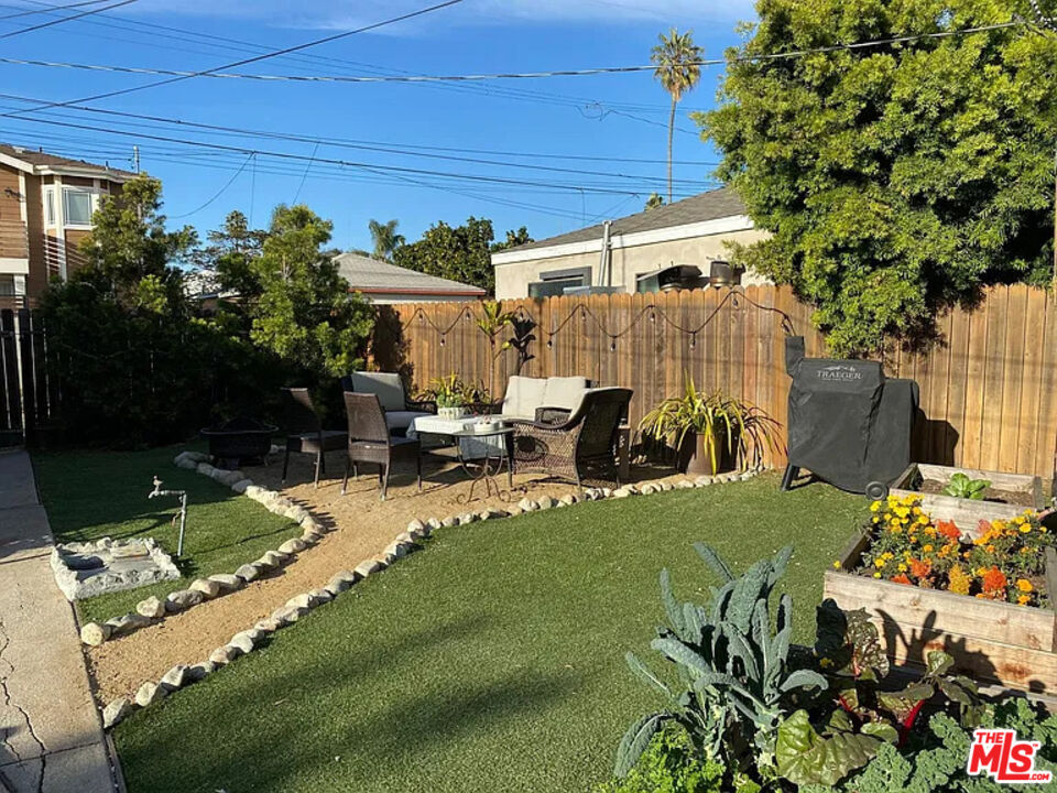 837 Sunset Ave