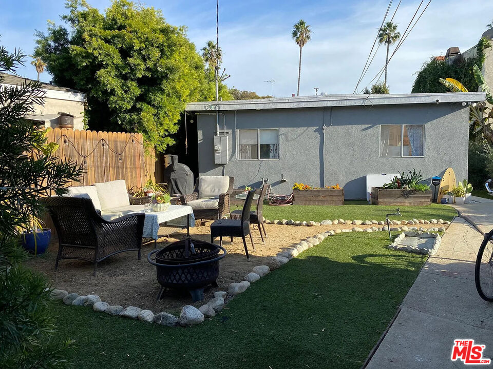 837 Sunset Ave