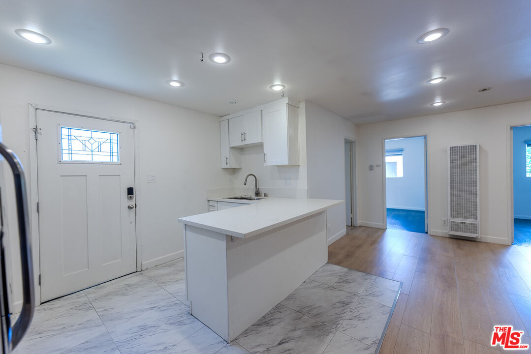837 Sunset Ave
