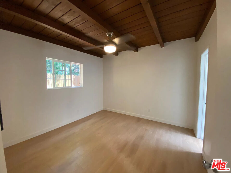837 Sunset Ave