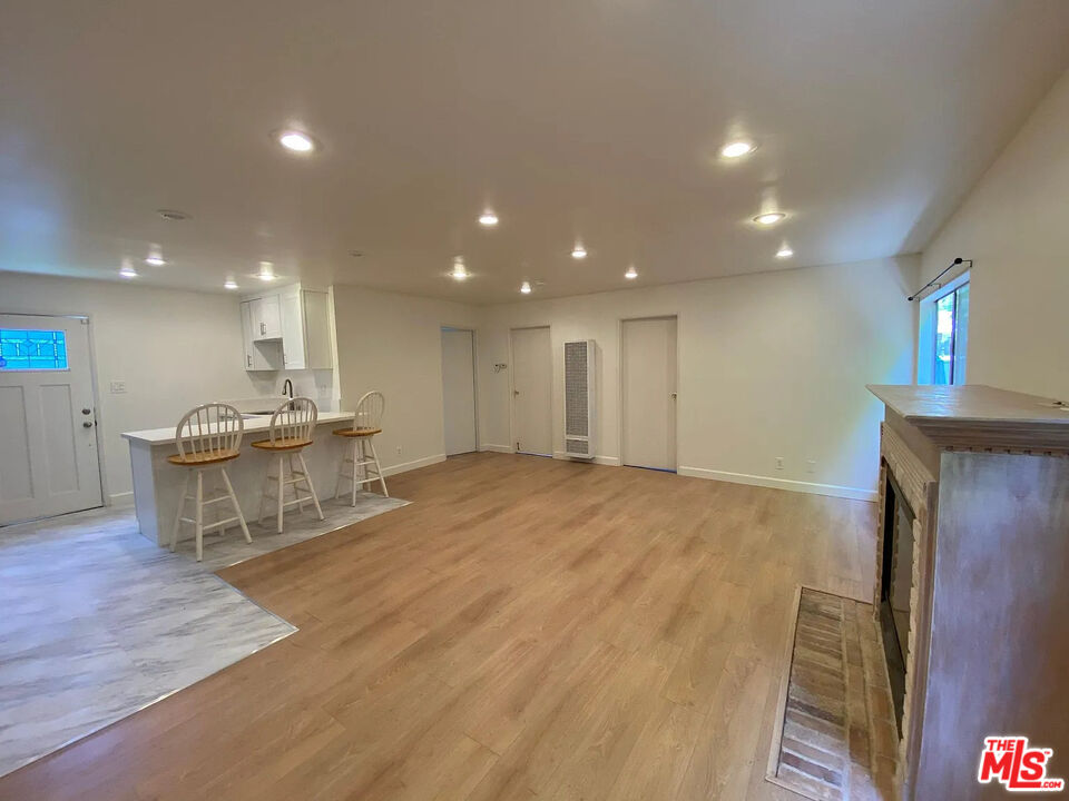 837 Sunset Ave