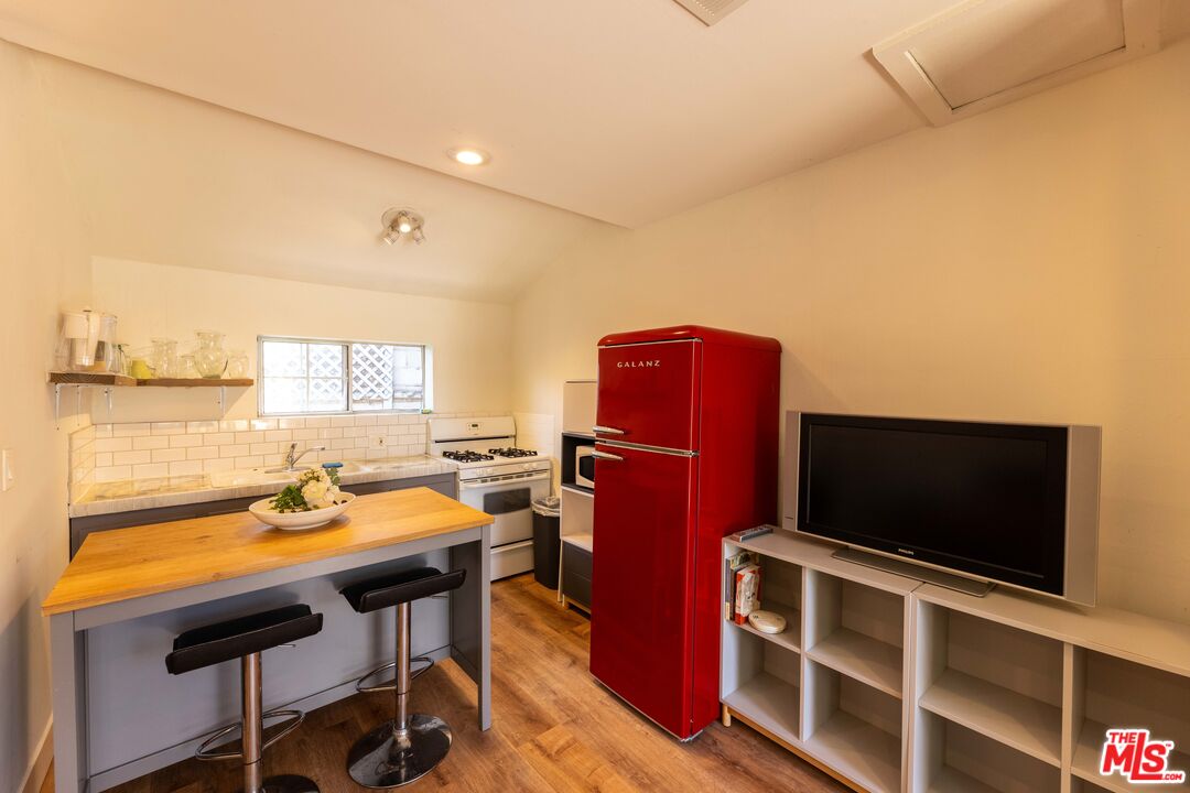 12835 Delano St Unit: A