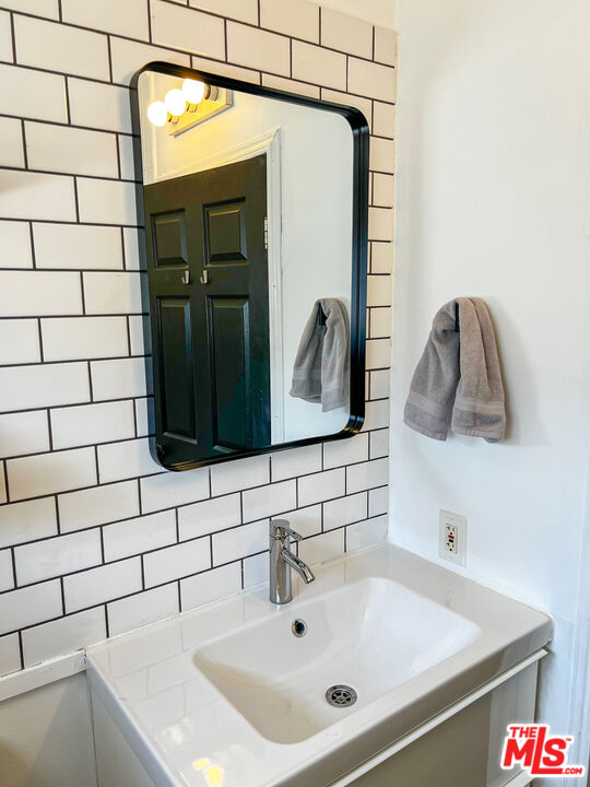 12835 Delano St Unit: A