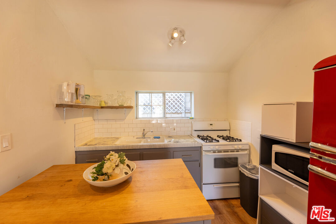 12835 Delano St Unit: A