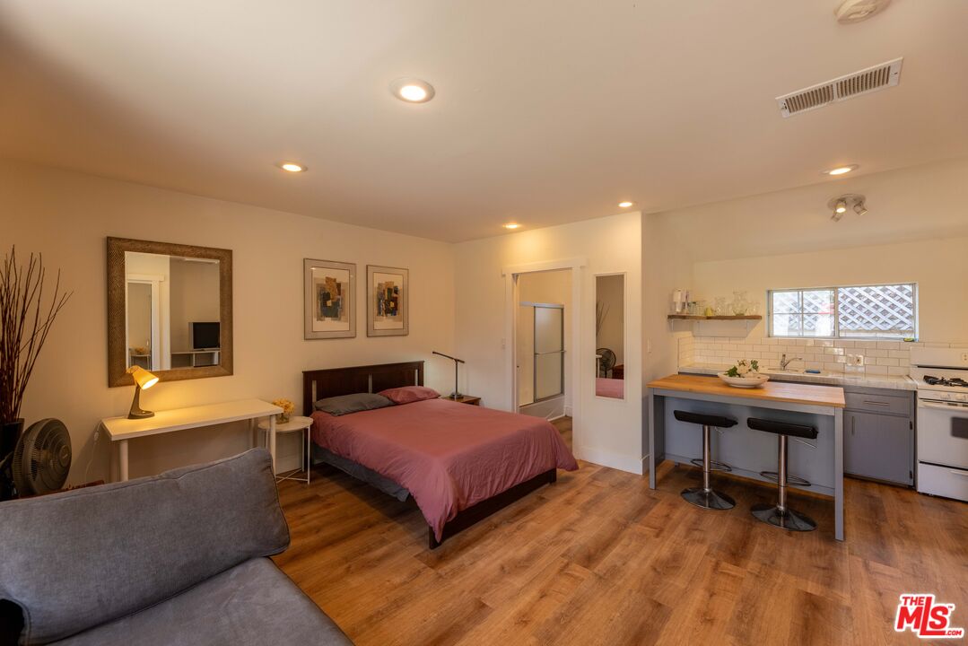 12835 Delano St Unit: A