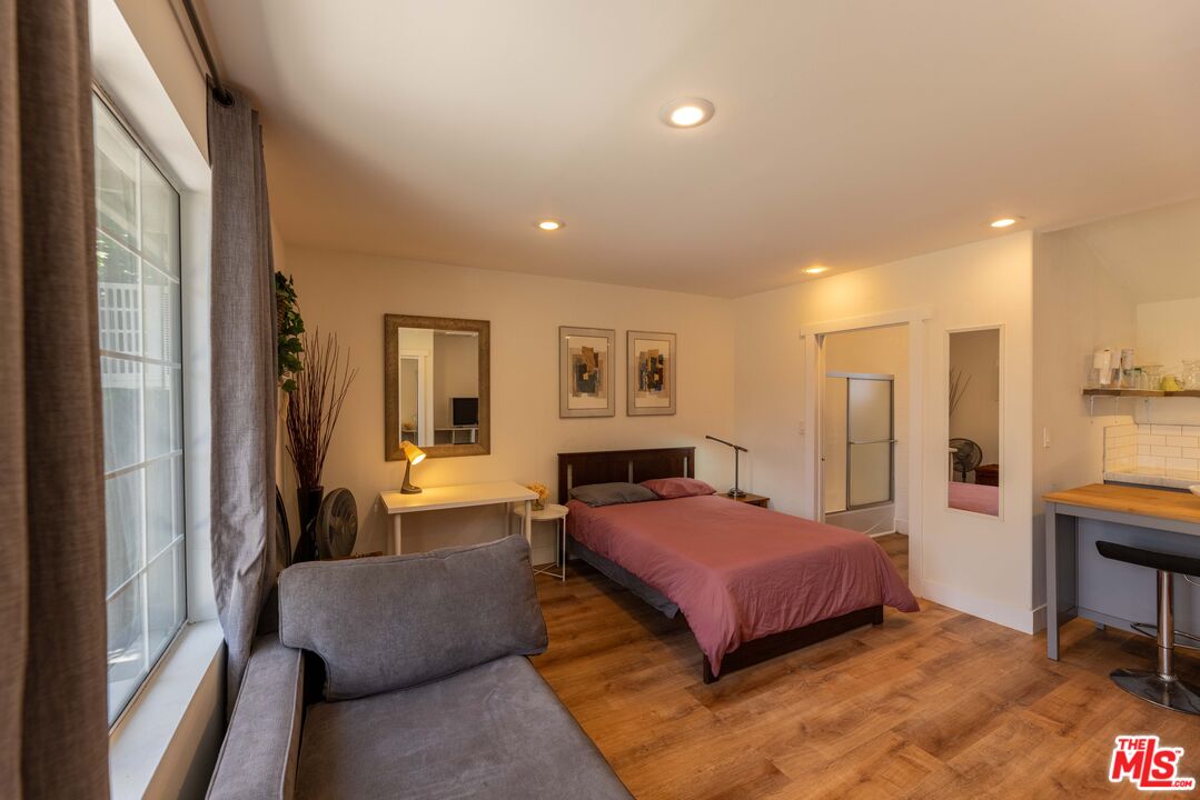 12835 Delano St Unit: A