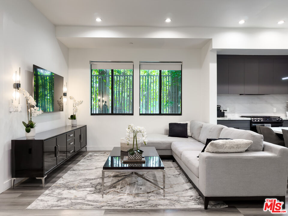 13356 Beach Ave Unit: 1/2