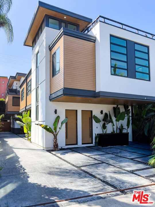 13356 Beach Ave Unit: 1/2