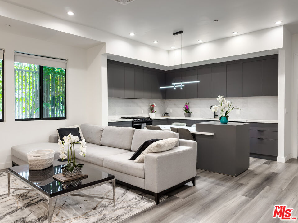 13356 Beach Ave Unit: 1/2