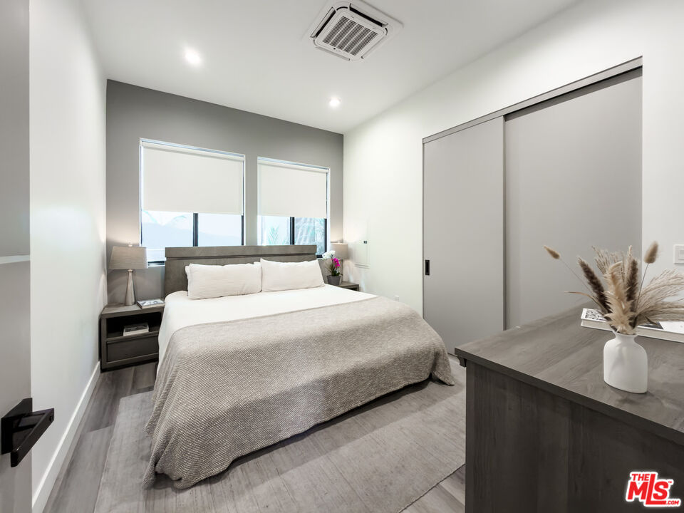13356 Beach Ave Unit: 1/2