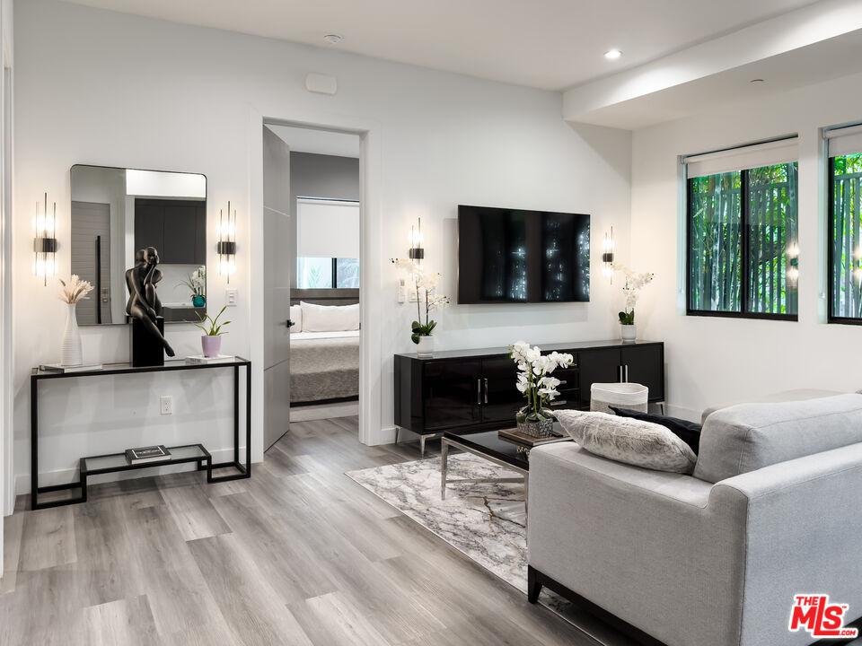 13356 Beach Ave Unit: 1/2
