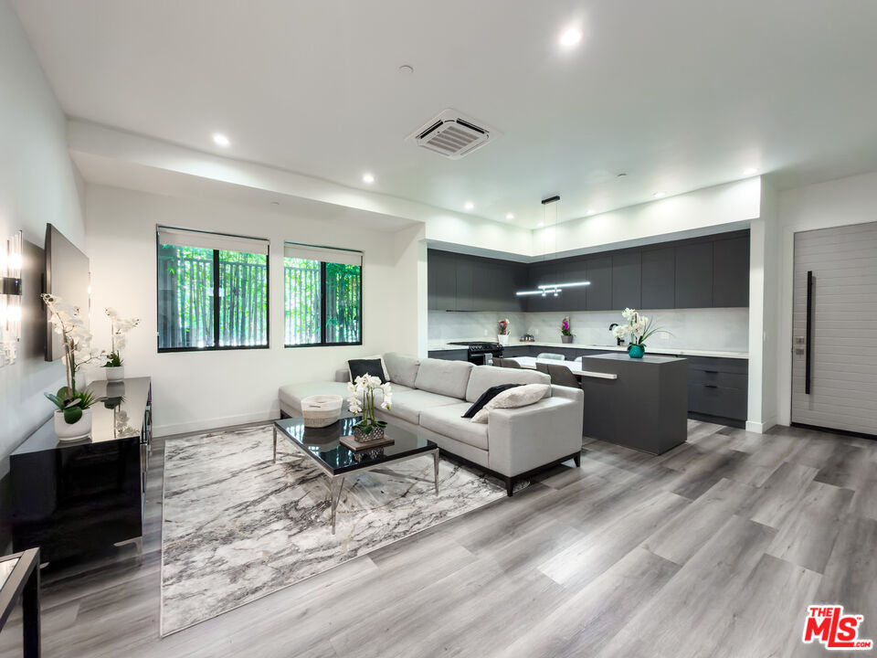 13356 Beach Ave Unit: 1/2