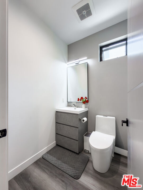 13356 Beach Ave Unit: 1/2