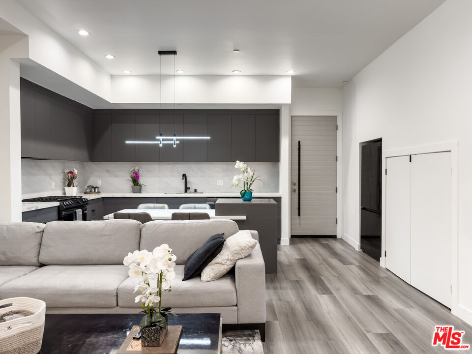 13356 Beach Ave Unit: 1/2