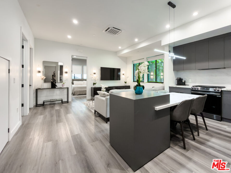13356 Beach Ave Unit: 1/2