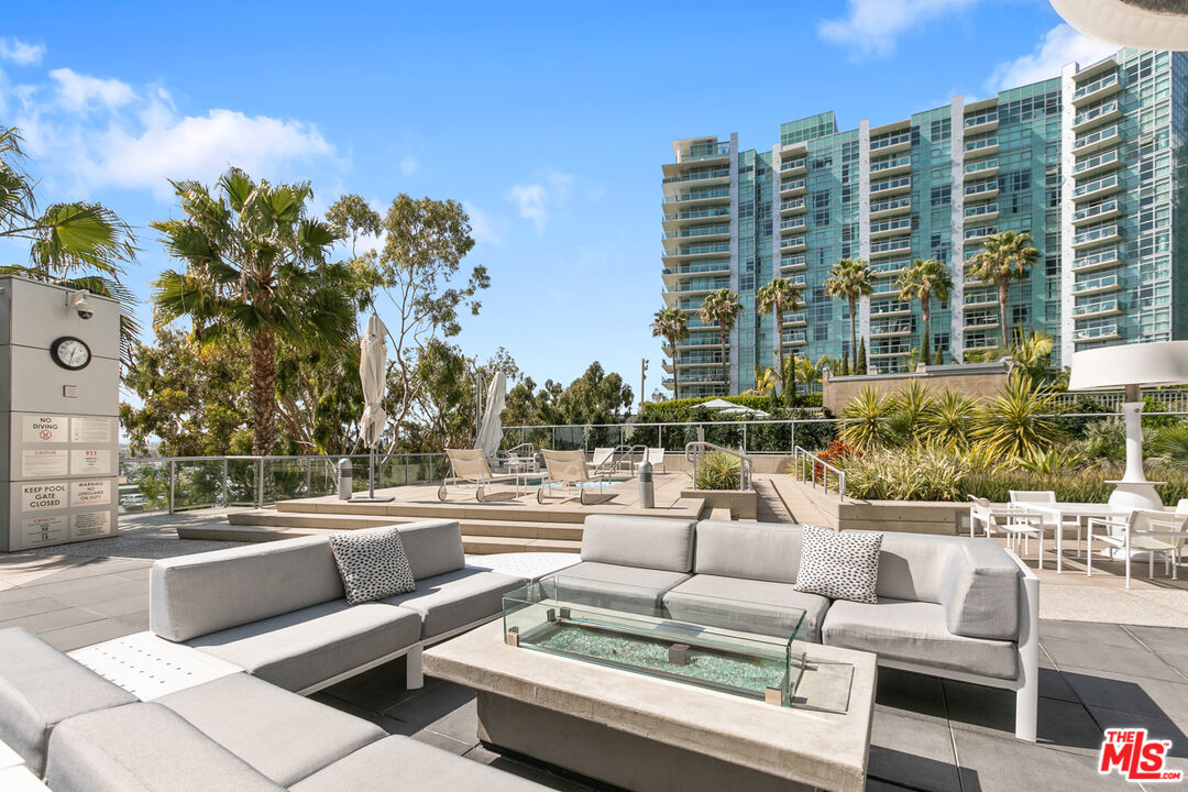 13600 Marina Pointe Dr Unit: 907