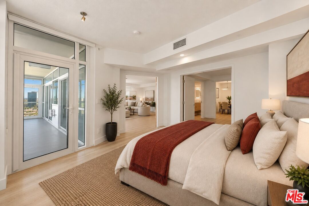13600 Marina Pointe Dr Unit: 907