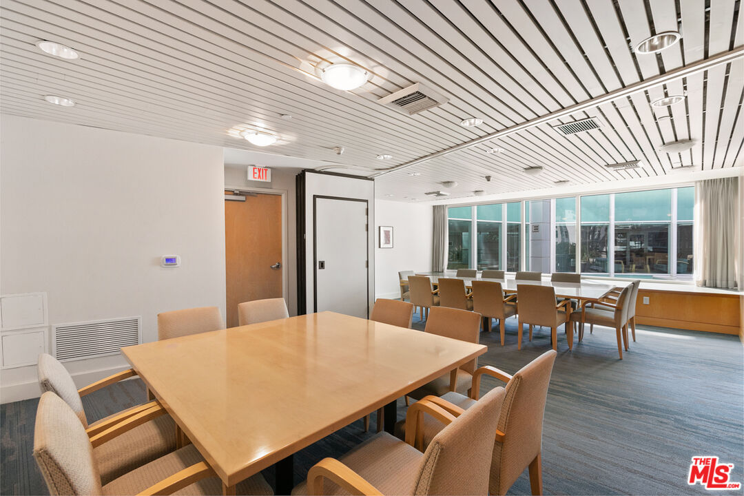 13600 Marina Pointe Dr Unit: 907