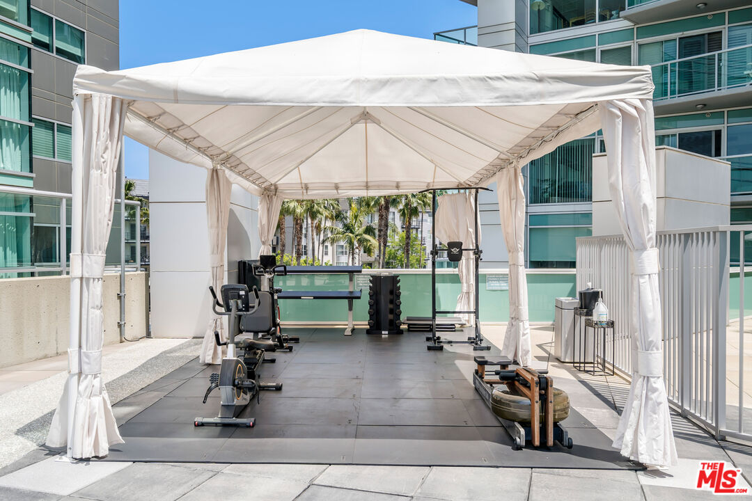 13600 Marina Pointe Dr Unit: 907