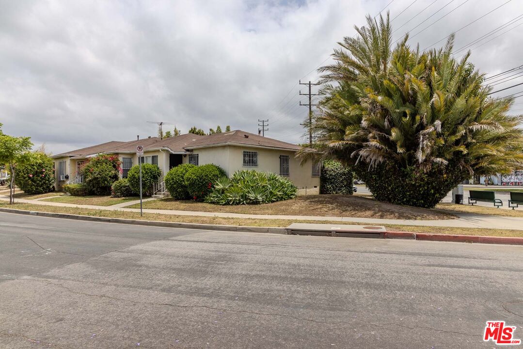 1848 S Ogden Dr