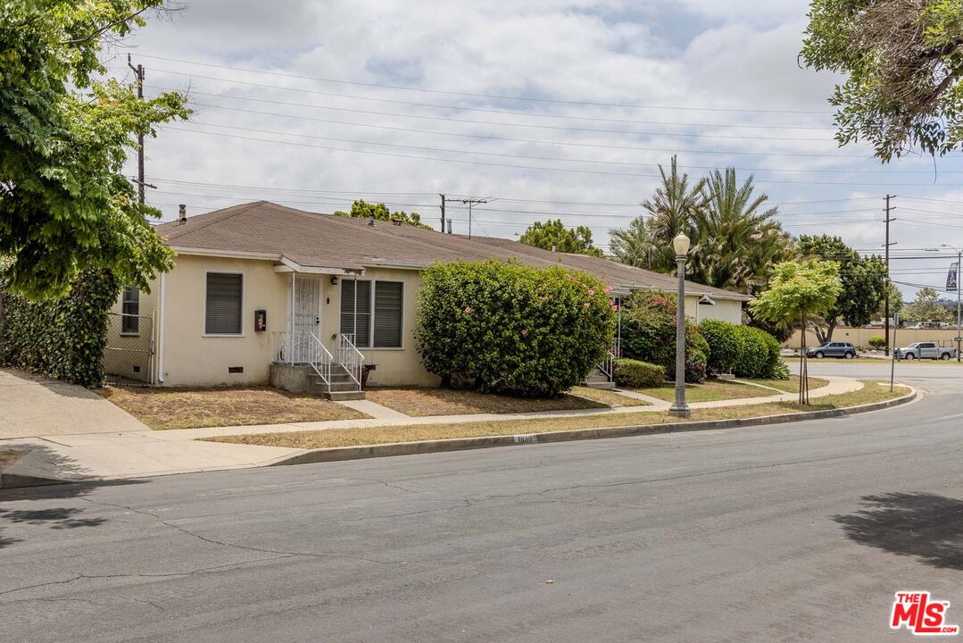 1848 S Ogden Dr