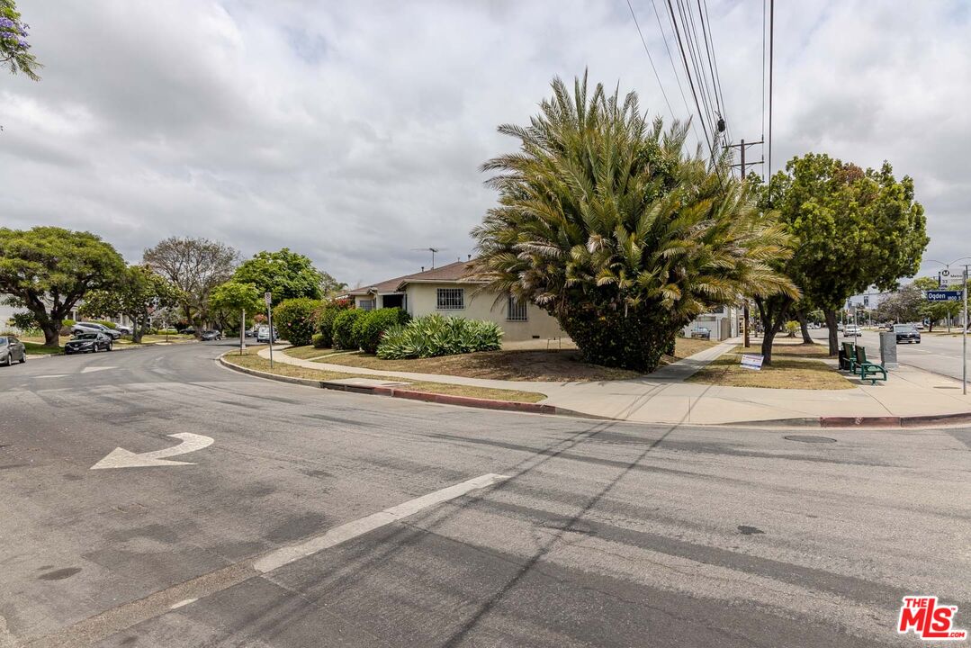 1848 S Ogden Dr