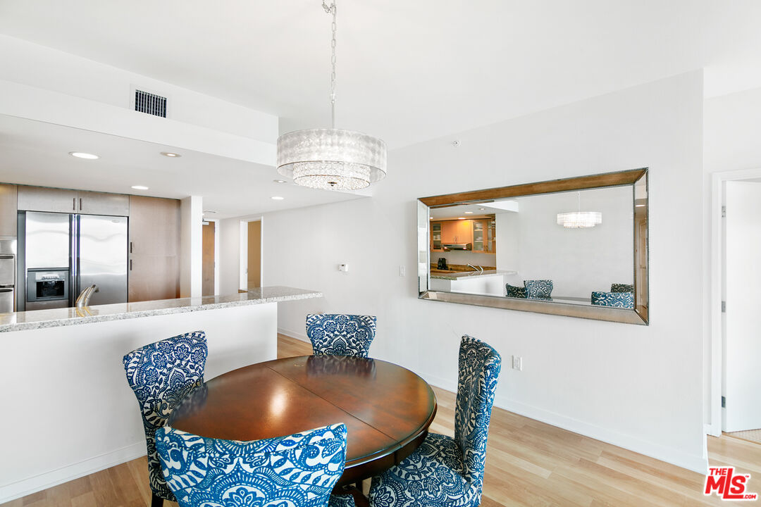 13700 MARINA POINTE DR Unit: 702